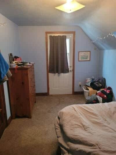 Building Photo - 1 Bedroom, 1 Bathroom Upper Duplex in Thir...