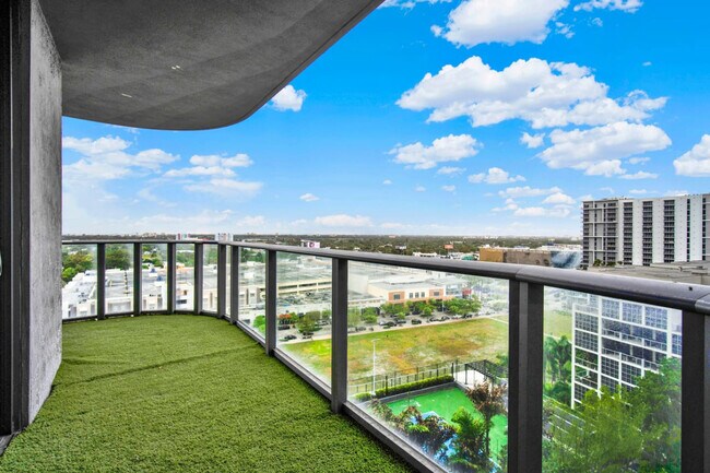 Building Photo - 121 NE 34th St