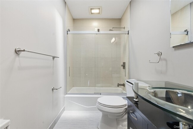 Building Photo - 59-17 Kissena Blvd