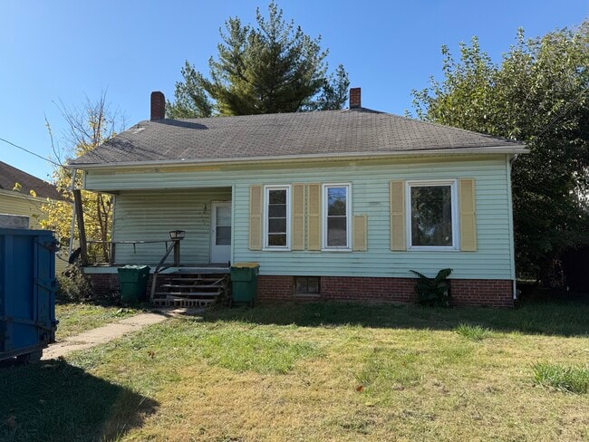 Primary Photo - 512 Powell St