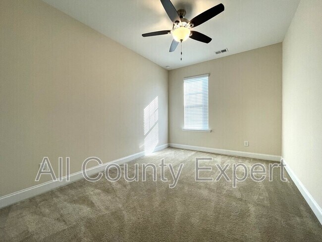 Building Photo - 502 Cooper Ln