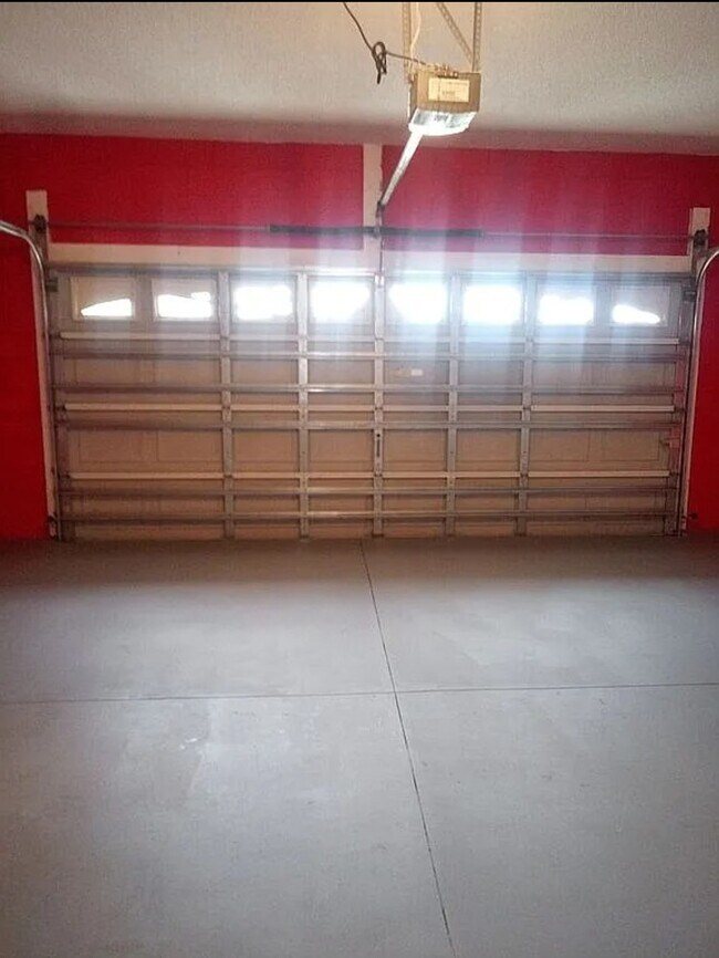 Building Photo - 148 Columbia Dr