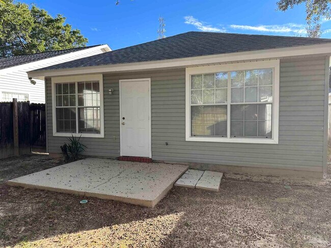 Building Photo - 132 Wildflower Ln