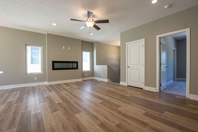 Building Photo - 358-S400 N Allen Street