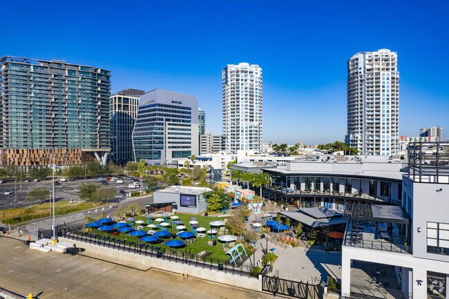 Building Photo - Towers of Channelside