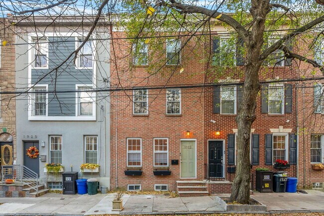 Primary Photo - 1922 Montrose St