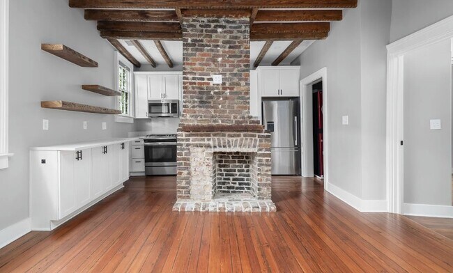 Building Photo - 138 Coming St