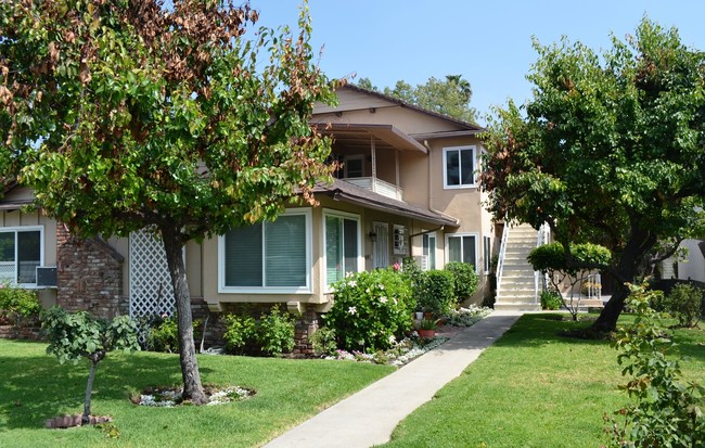 Primary Photo - 14141 Moorpark St