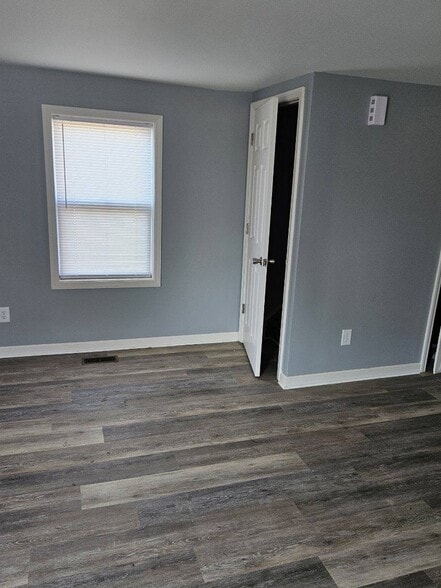 Building Photo - 1401 Stebbins St