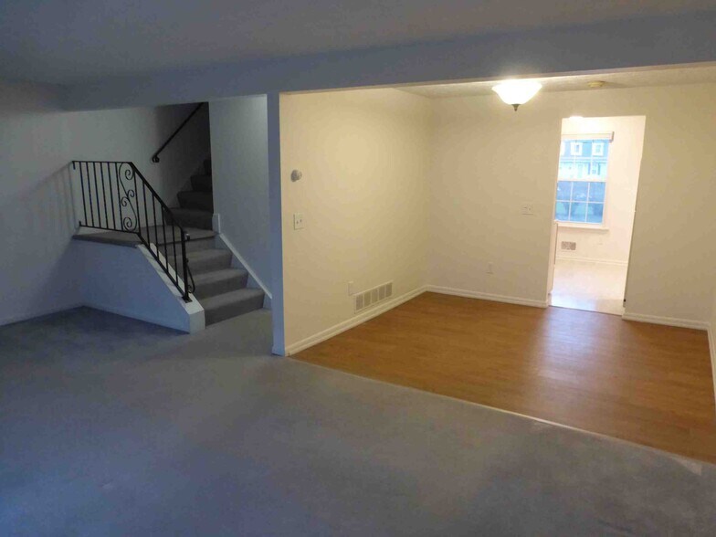 Building Photo - 73 Havenwood Holw