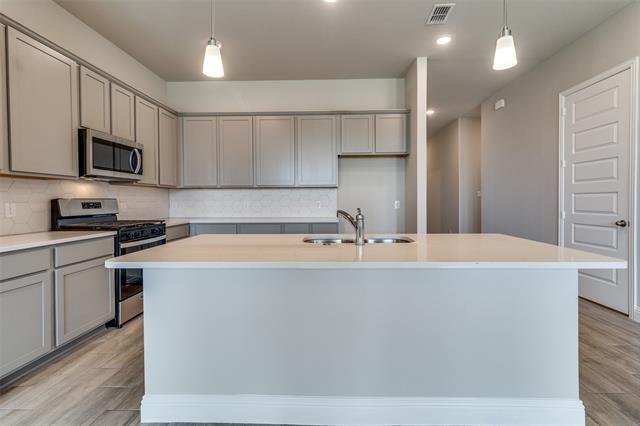 Building Photo - 1319 Beach Blvd