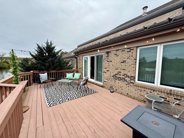 Building Photo - 45 Waters Way