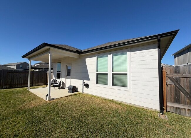 Building Photo - 23415 Wagon Cart Rd