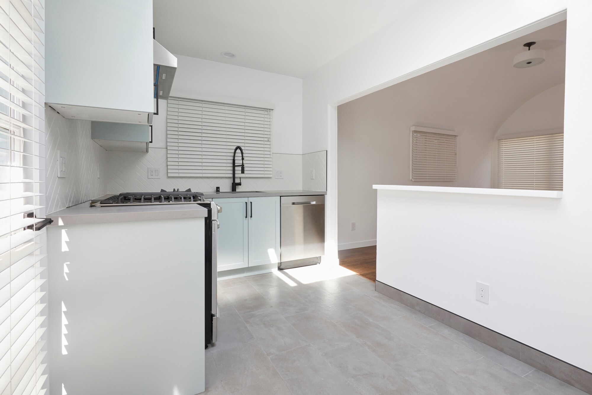 Building Photo - 640 Santa Clara Ave