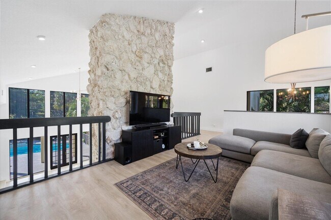 Building Photo - 12638 Quercus Ln