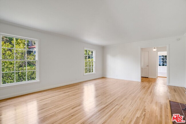 Building Photo - 3246 Benda St
