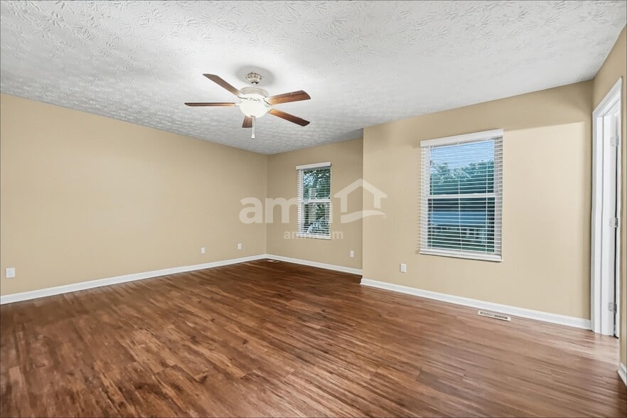 Building Photo - 6714 Midnight Sun Dr