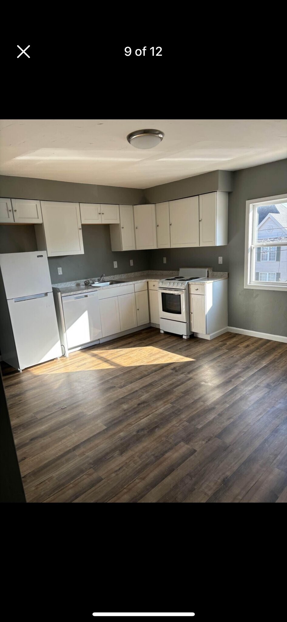 Building Photo - 404 1st St