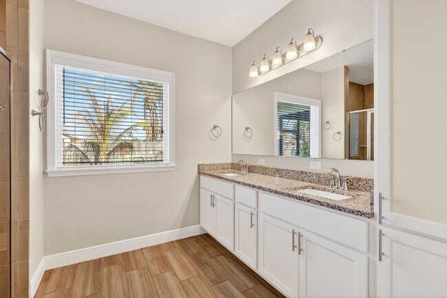 Building Photo - Modern 4-Bedroom Rental with Screened Patio & 2-Car Garage