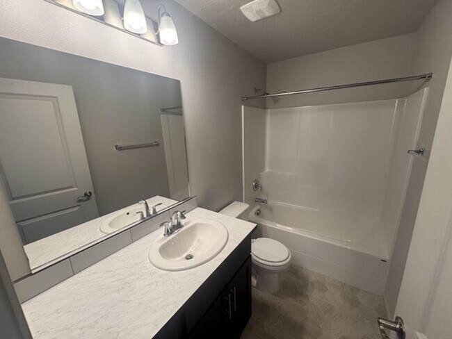 Building Photo - Luxury 4 Bed, 2 Bath Rancher in Spokane Valley!
