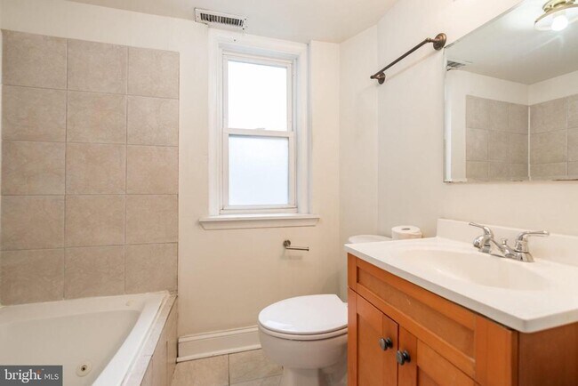 Building Photo - 1769 Frankford Ave