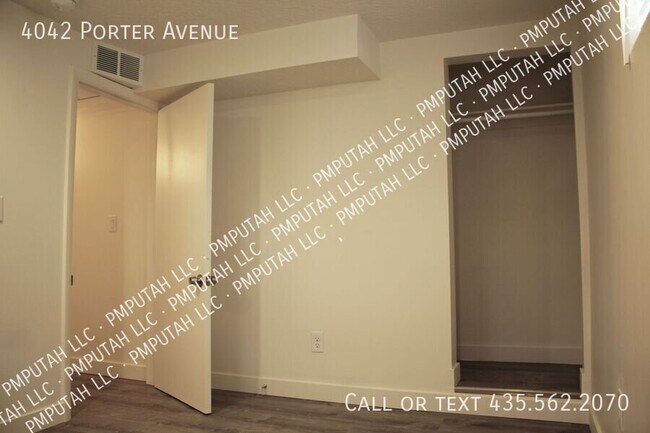 Building Photo - 4042 Porter Ave