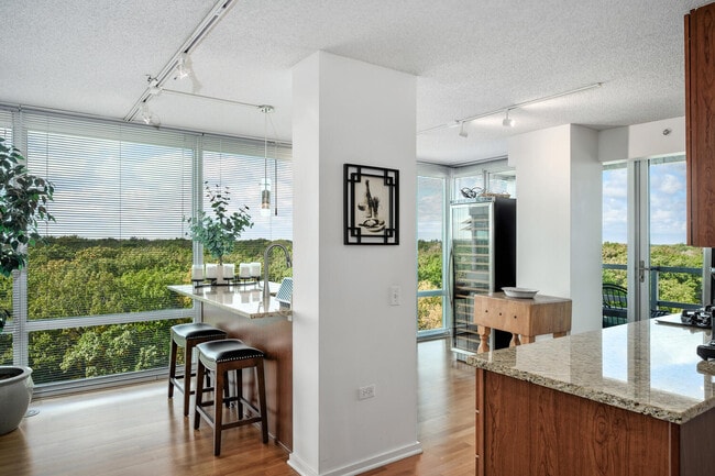 Building Photo - 9725 Woods Dr