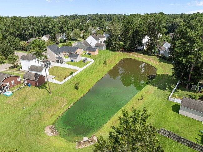 Building Photo - Charming Summerville Rental