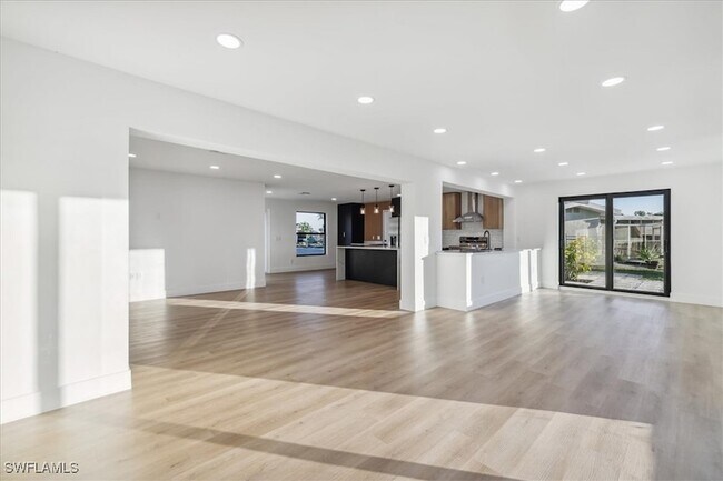 Building Photo - 4419 N Bay Cir