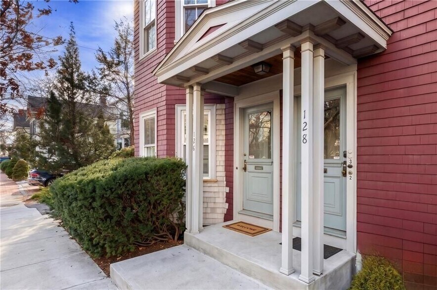 Building Photo - 128 Congdon St