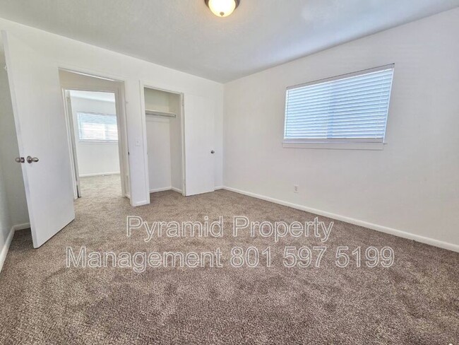 Building Photo - 1347 W 700 S