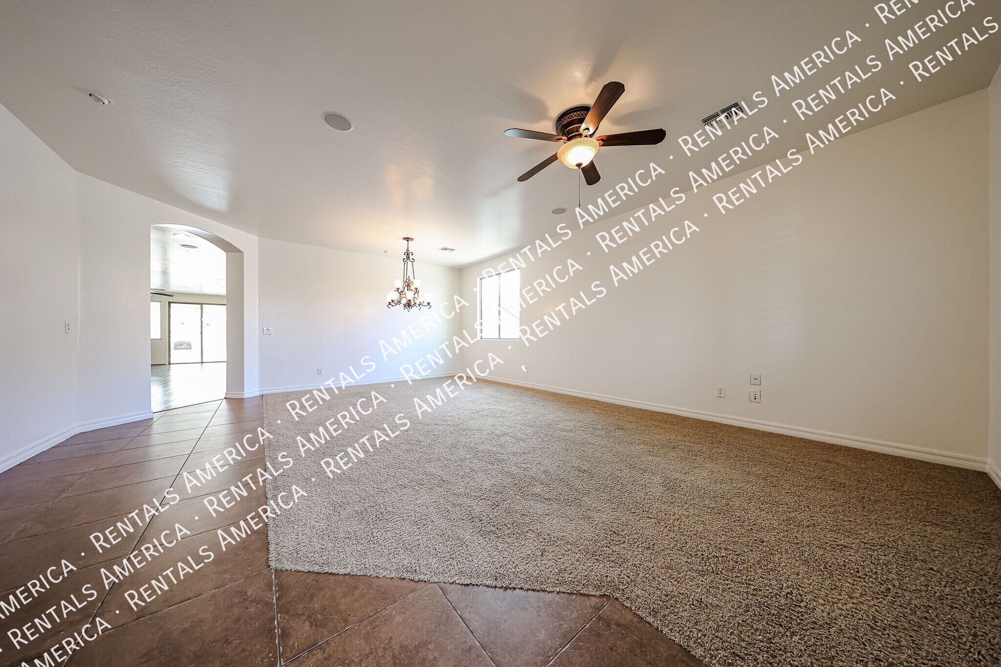 Building Photo - 613 W San Carlos Way