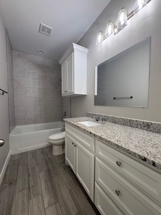 Building Photo - DCR602