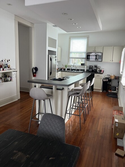 Building Photo - 4026 Chestnut St