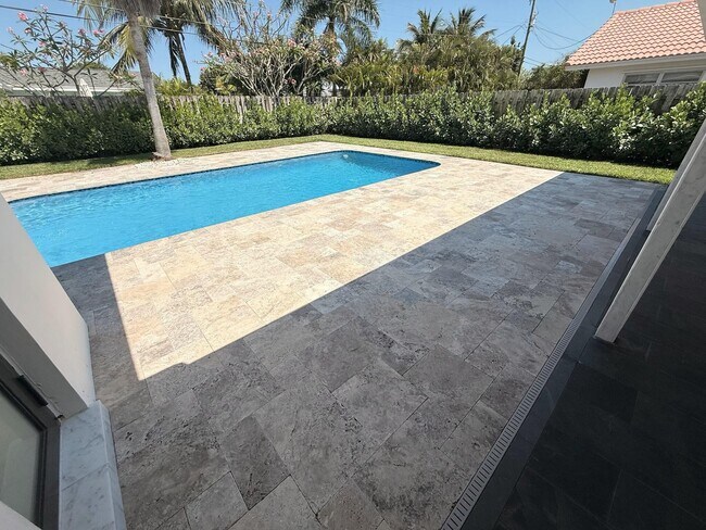 Building Photo - 4760 NW 5th Ln