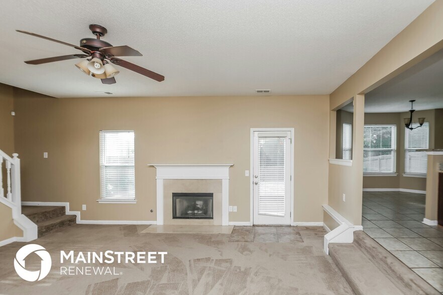 Building Photo - 2002 Reflective Waters Rd