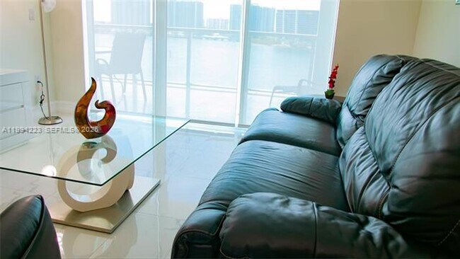 Building Photo - 18100 N Bay Rd