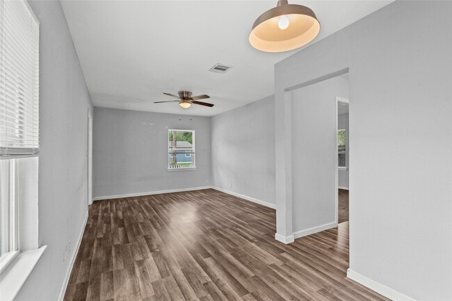 Building Photo - 1101 8th Ave N