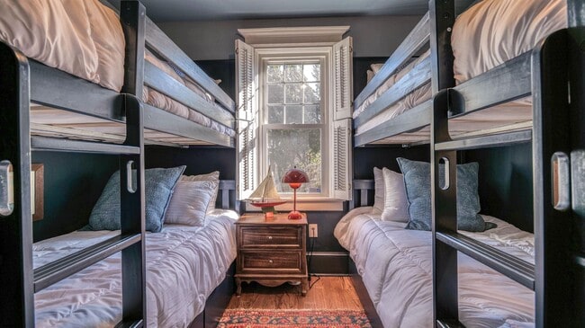 Building Photo - 17 S Derby Ave