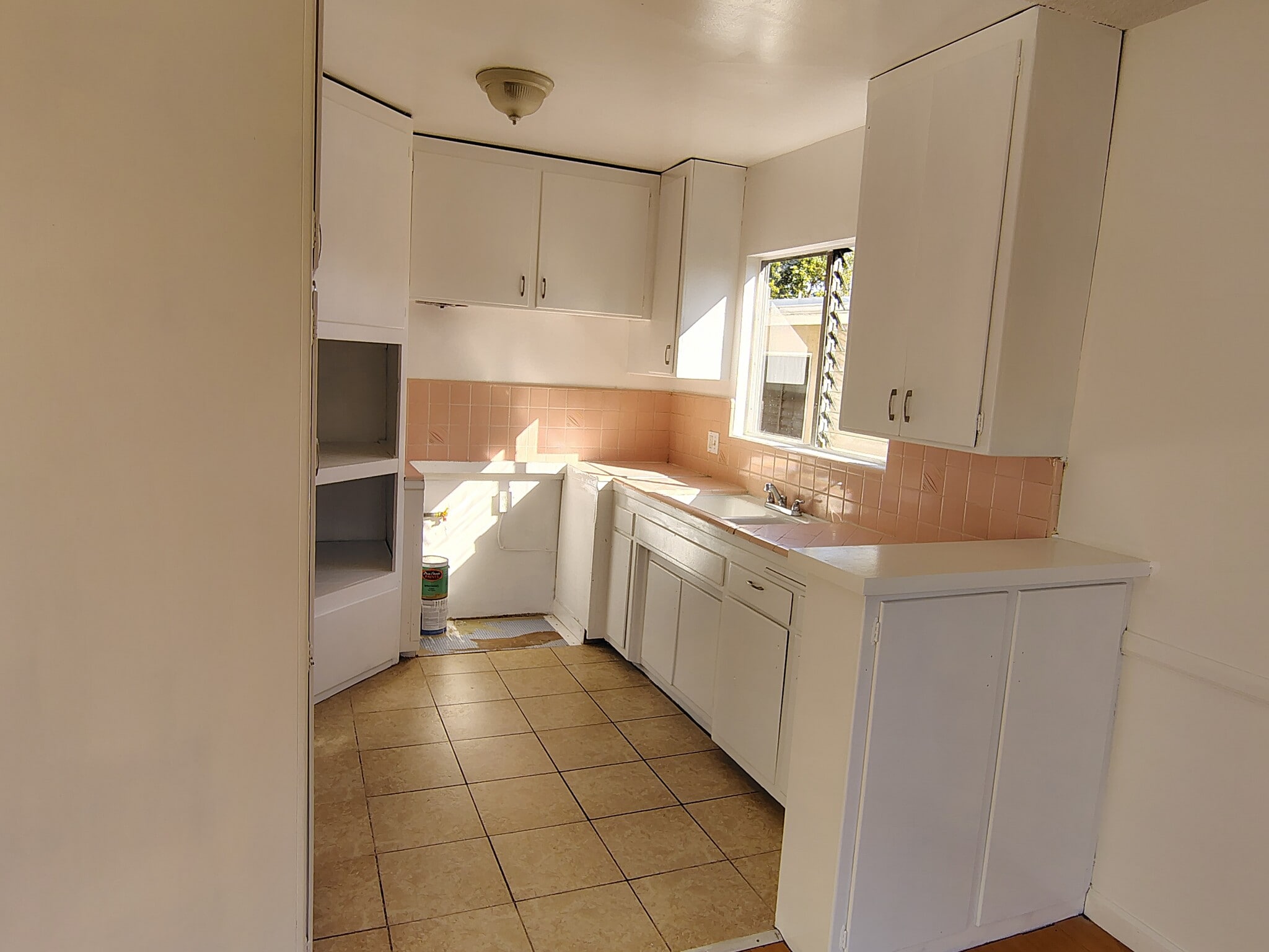 Building Photo - 7920 Selma Ave