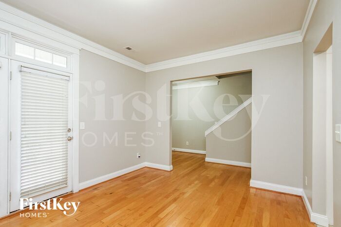 Building Photo - 532 Catawba Ave
