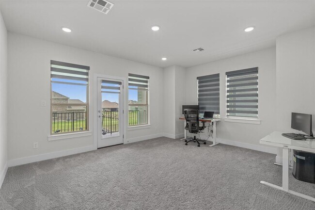 Building Photo - 5363 Orsini Blfs