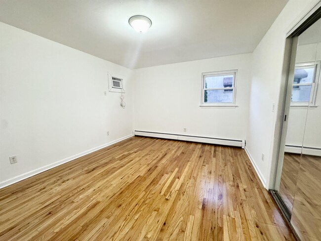 Building Photo - 1455 43rd St