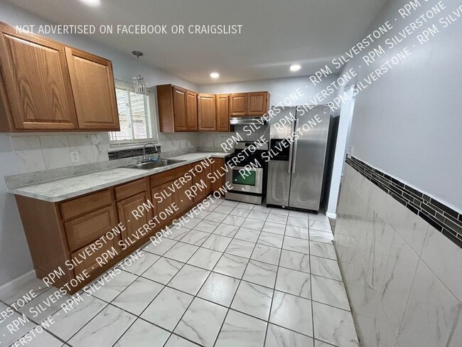 Building Photo - 2923 Arden-