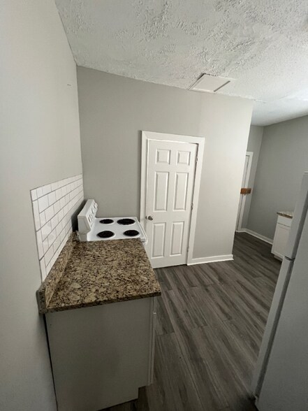 Building Photo - 3418 Clifton St