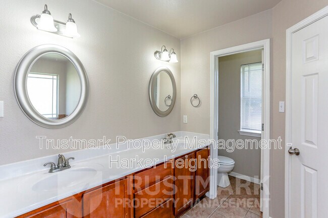 Building Photo - 1705 Indian Camp Trail