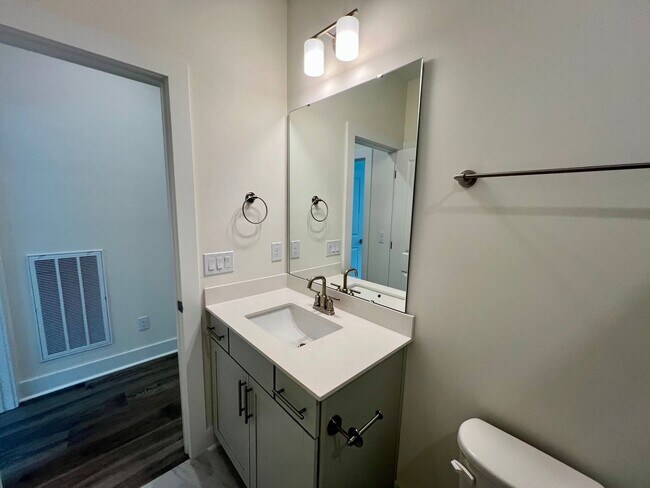 Building Photo - 2429 Vetrina Wy