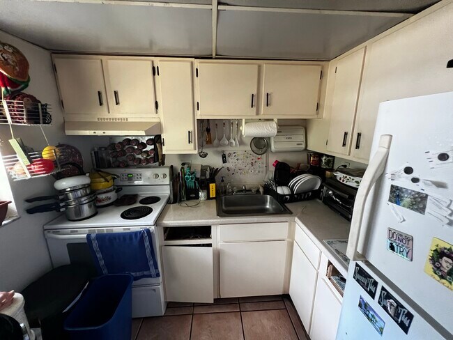 Primary Photo - 1504 Virginia Ave