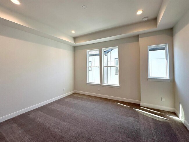 Building Photo - 2716G Grand Fountains Dr