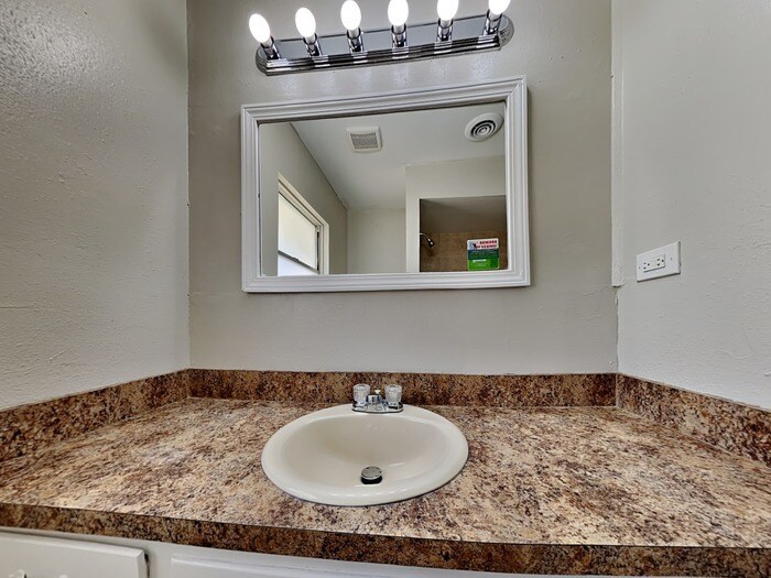 Building Photo - 10222 Belfast Rd